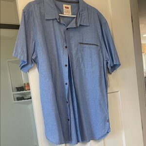 Levi's Men's Sky Blue Casual Button Down Shirt